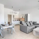 Semesterbostad Waterview Kini