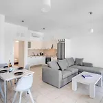 Waterview Ferienhaus Kini