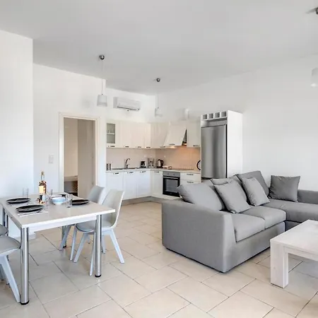 Semesterbostad Waterview Kini